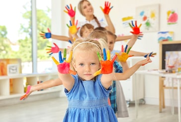 کلاس کارگاه رنگ کودکانه - مهدکودک نارسیس