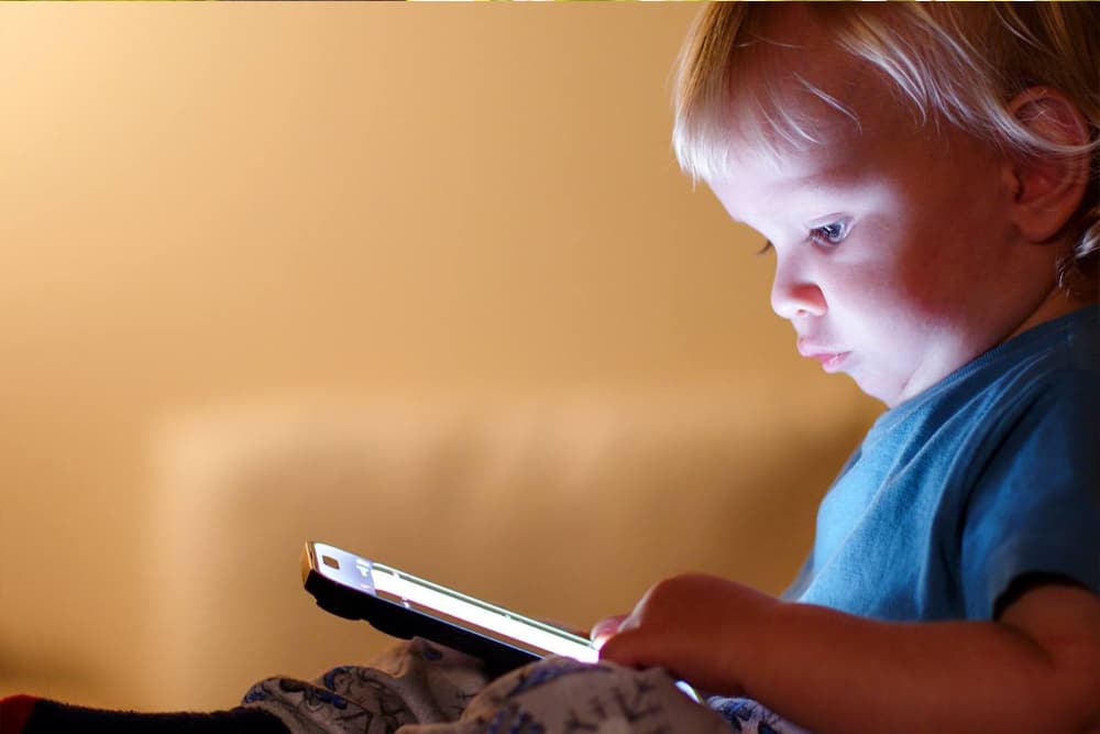 استفاده از موبایل در کودکان