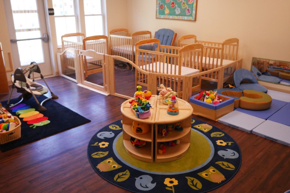 مهدکودک شیرخوار