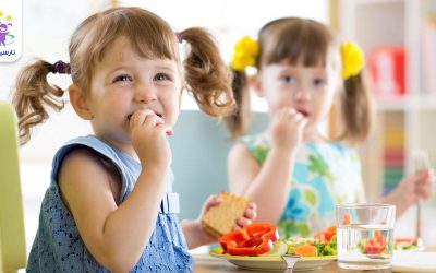 غذا دادن به کودک - سایت نارسیس