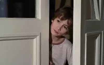 اثرات منفی برای کودکانی که بیش از حد تنها هستند